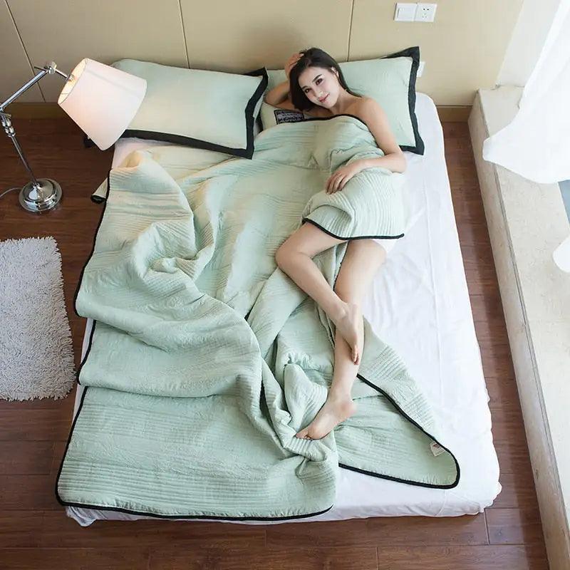 CoolDown™ Cooling Blanket_Cooling Blanket_SolisSleep_